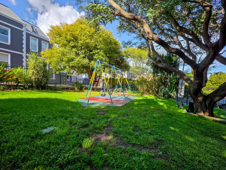 3 Bedroom Property for Sale in Sea Point Western Cape
